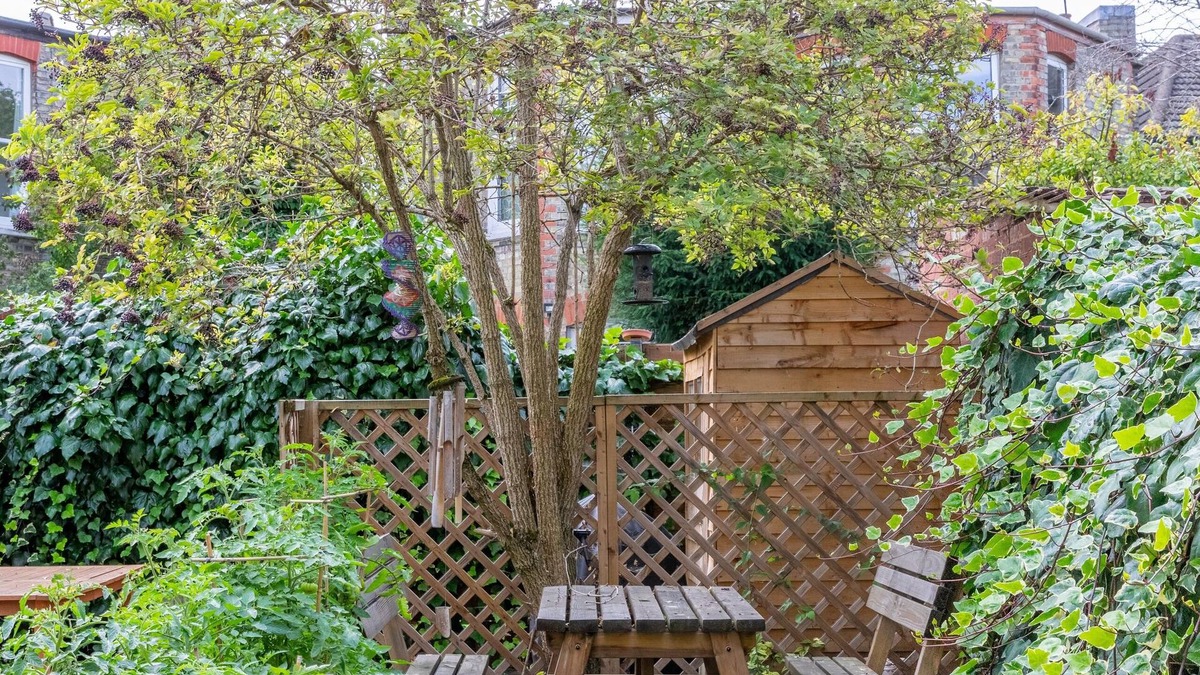Wood Green Apartment | Modern Farmhouse-Style 1BD Flat - Wood Green!