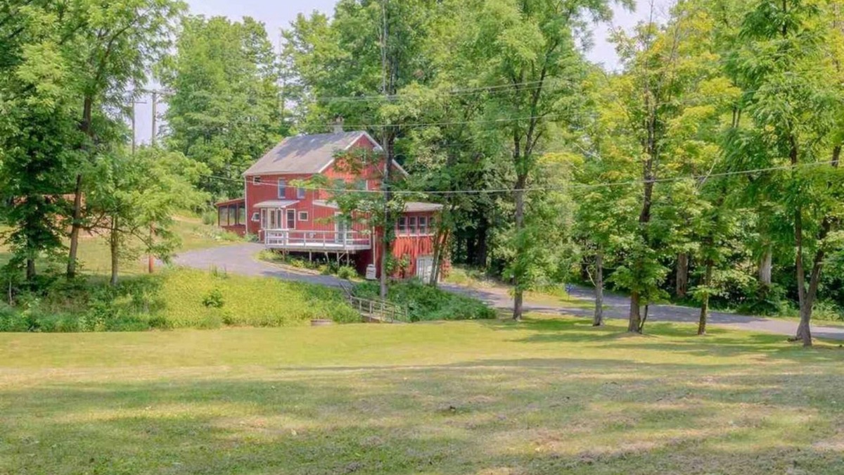 Accord House | Modern Farmhouse; Quiet, Eclectic,Cozy, Fun, situated on a peaceful Creek.