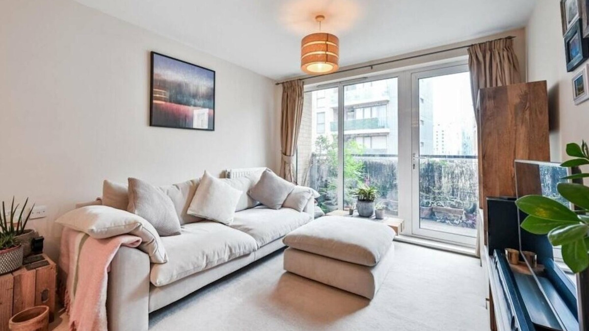 Greenwich West Apartment | Modern Flat in Greenwich with 2Bed 2Bath