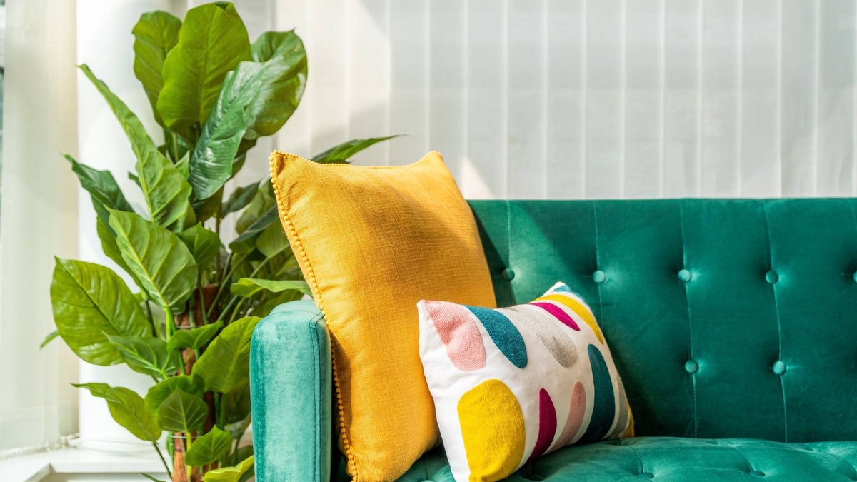 Portsmouth Apartment | Modern Flat with Parking & Balcony, Portsmouth