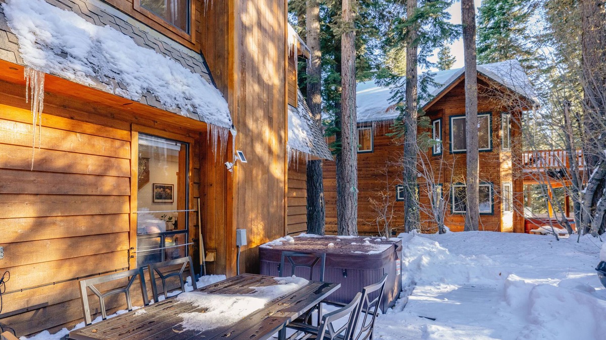 McKinney Estates Cabin | Modern Forest Cabin w. Hot Tub