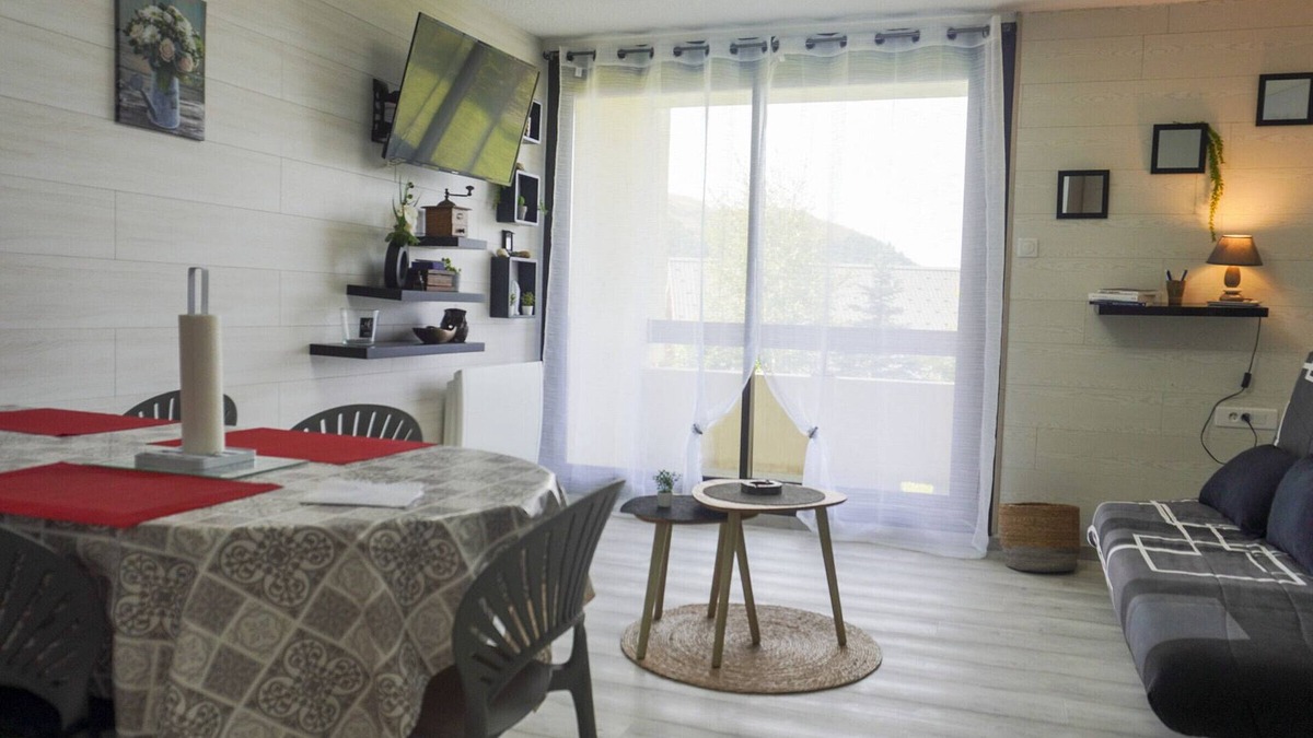 Montgellafrey Apartment | Modern studio for 4, near shops and slopes, Saint-François-Longchamp