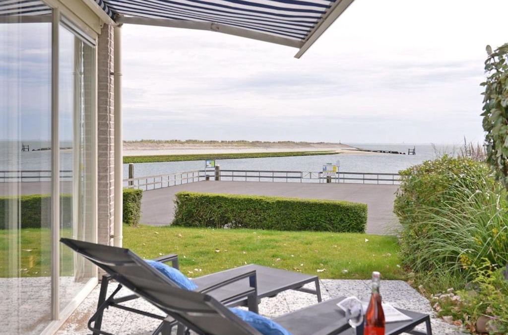 Kamperland House | Modern furnished detached bungalow, located on the marina