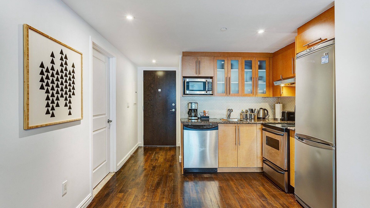Ville-Marie Apartment | Modern Furnished Loft Apartment- Old Port Montreal