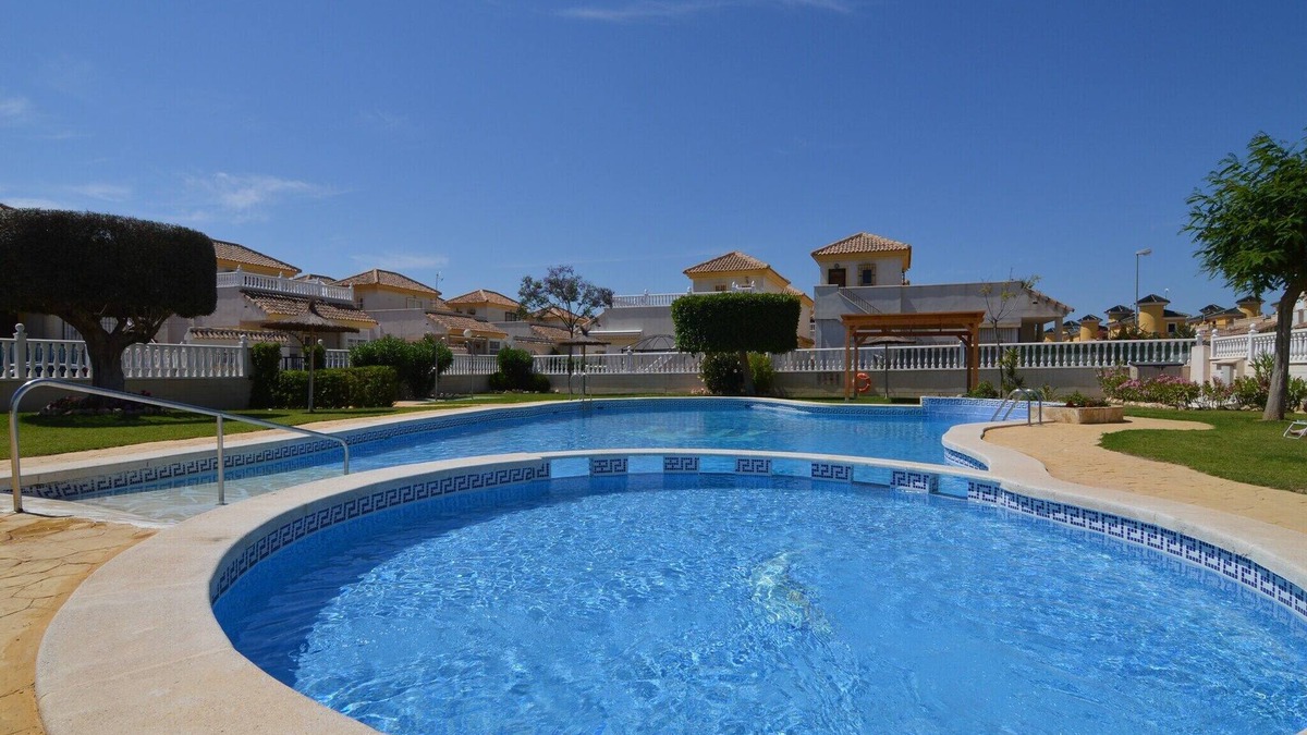 Lo Crispin House | Modern Garden Home, Algorfa