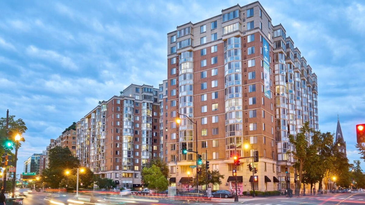 Chinatown Apartment | Modern getaway in City Center 1 bedroom