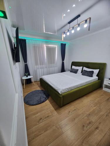 Braila Apartment | Modern & Glam Studio Costi