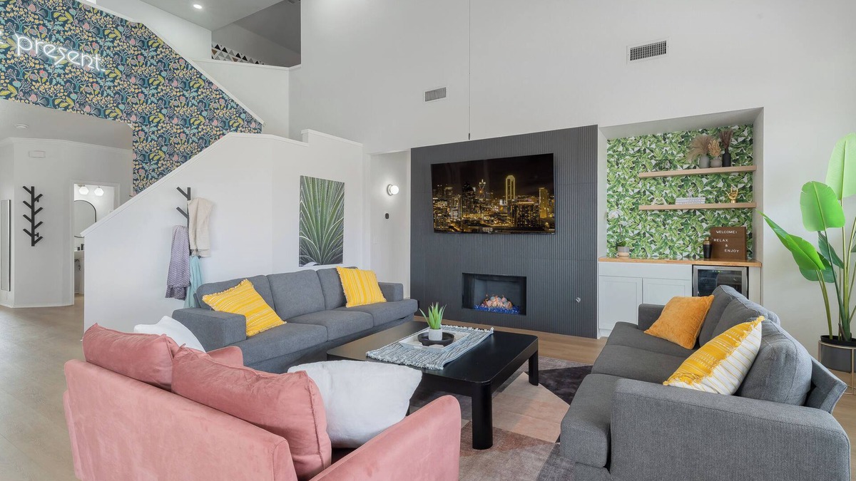 Grand Prairie House | Modern Grand Prairie Retreat w/Pool Game Room -10 Min to Stadiums & More