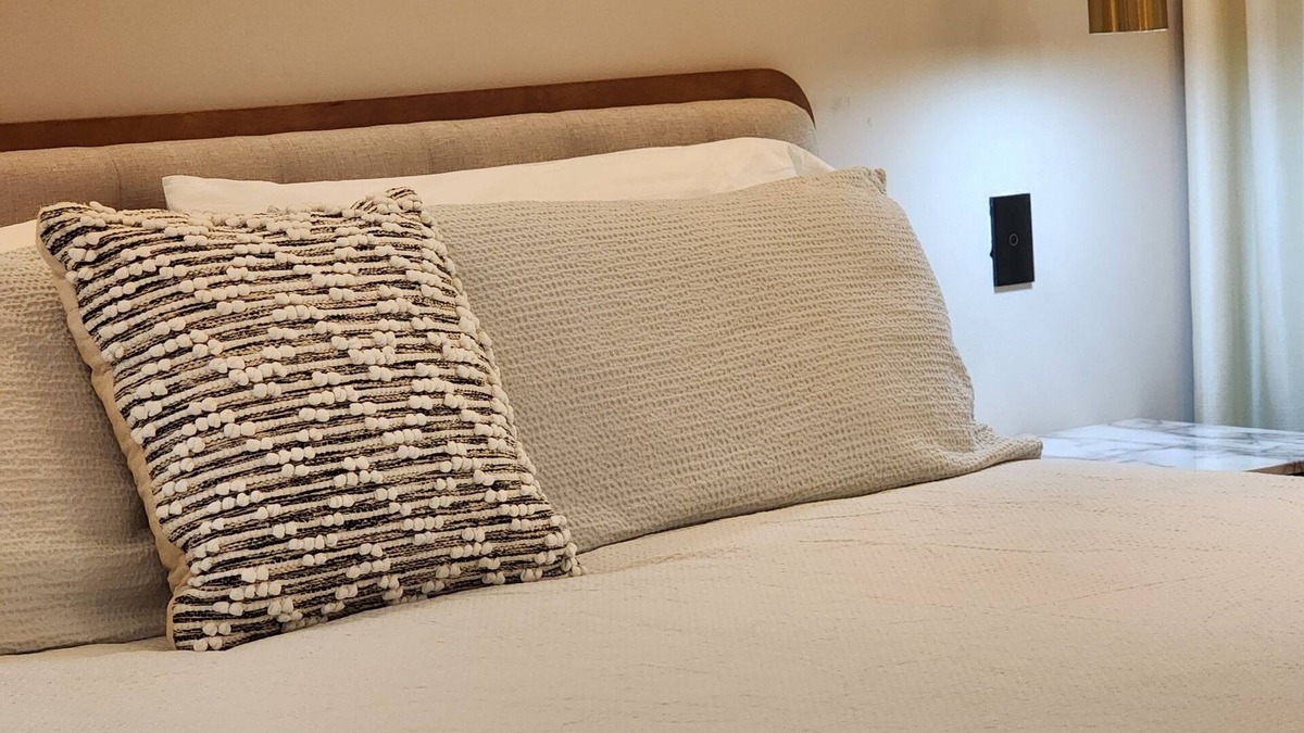 Yolanda Morales Apartment | Modern great location 1-bedroom apt with AC, fitness room, WiFi in Santo Domingo