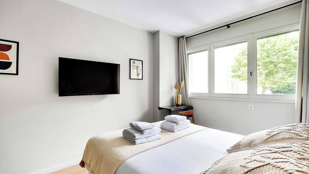 Meudon-la-Foret Apartment | Modern "green Suites" Residence - Meudon/velizy