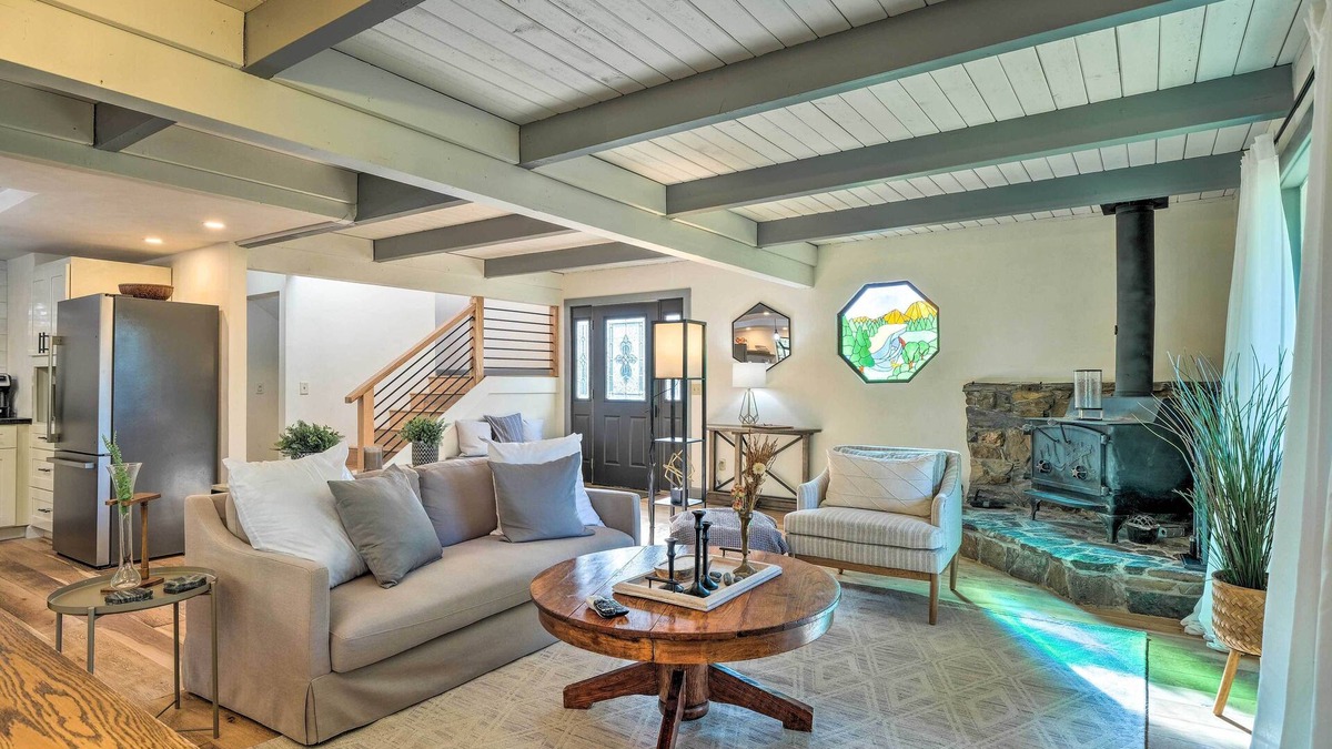 Groveland Cabin | Modern Groveland Chalet ~ 25 Mi to Yosemite!