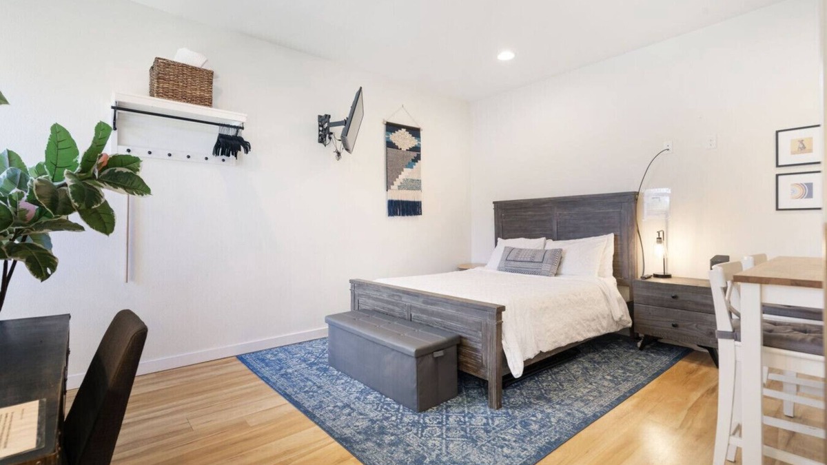 Boise House | Modern Guest Studio in Portland’s Vibrant Boise District