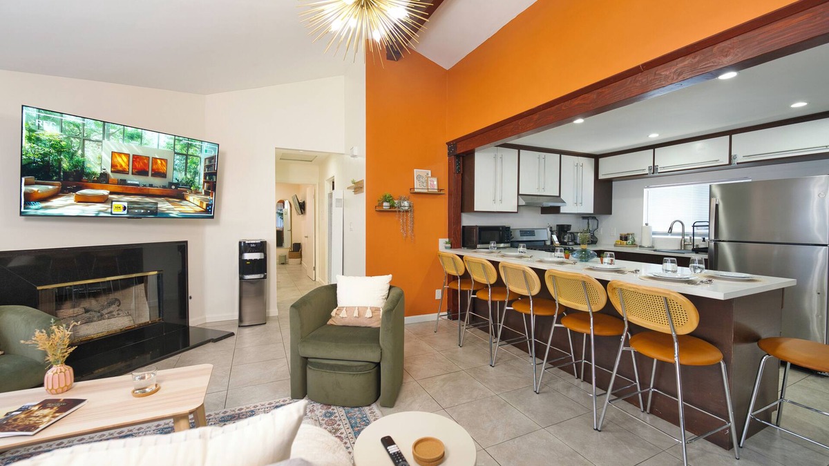 Hawthorne House | Modern Hideaway & 420 Friendly Patio - Near LAX, Beach + SoFi