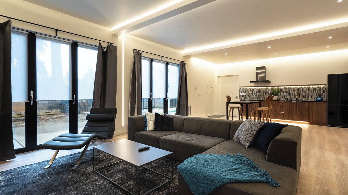 Kirkland Apartment | Modern High End Loft Large Central Location in wonderful Kirkland AC