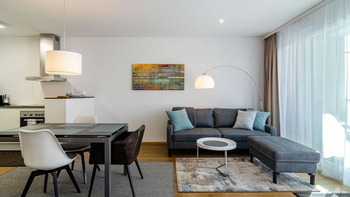 Ueberlingen Apartment | Modern Holiday Apartment "Alex" with Wi-Fi and Balcony