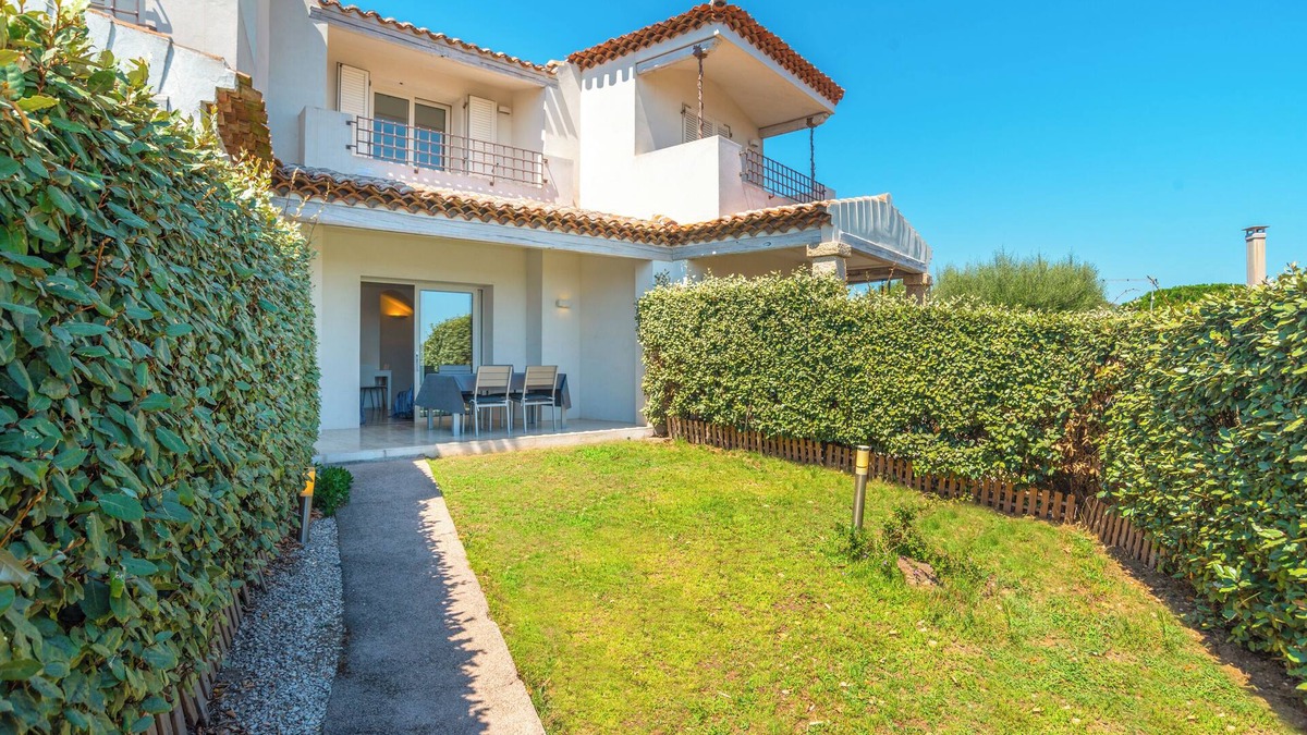 Pittulongu House | Modern Holiday Home "Villa Rosa dei Venti" Near the Beach and with Sea View