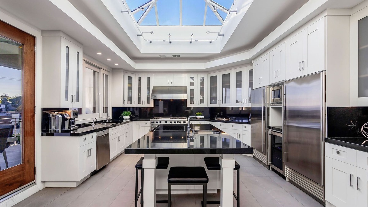 Hollywood Hills West Villa | Modern Hollywood Hills Villa Pool & Spa Sauna Game Room Rooftop Deck