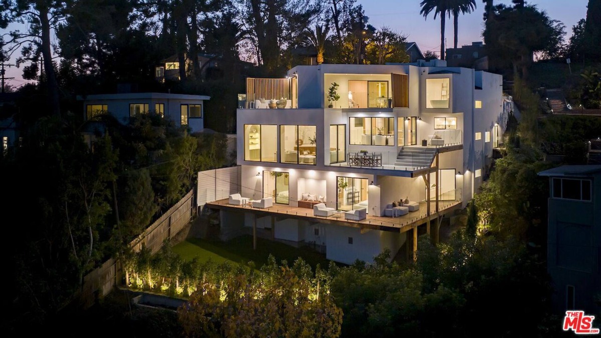 Beachwood Canyon House | MODERN HOLLYWOOD HILLS MANSION | 5 BEDROOMS | VIEWS | BRAND NEW