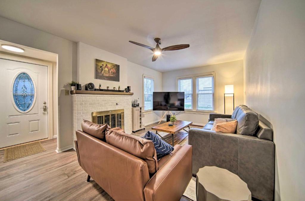 Erie House | Modern Home Family Friendly Grill Fireplace