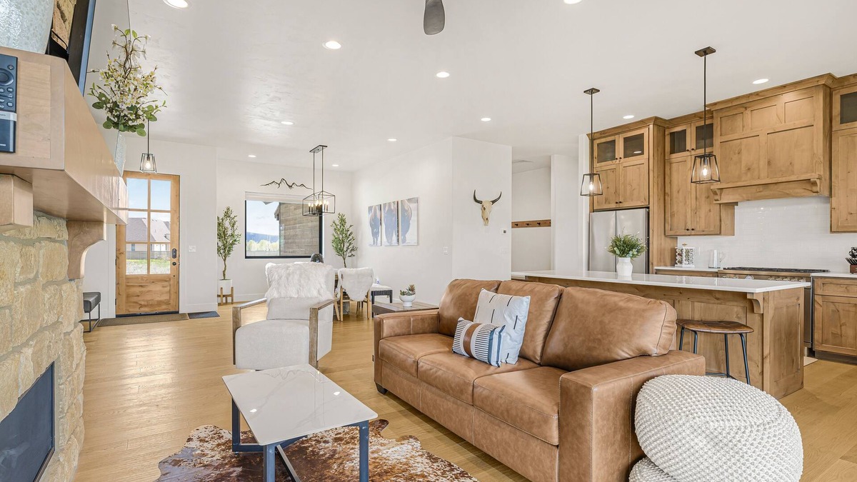 Driggs House | Modern home for families + dogs. Walk to Main St