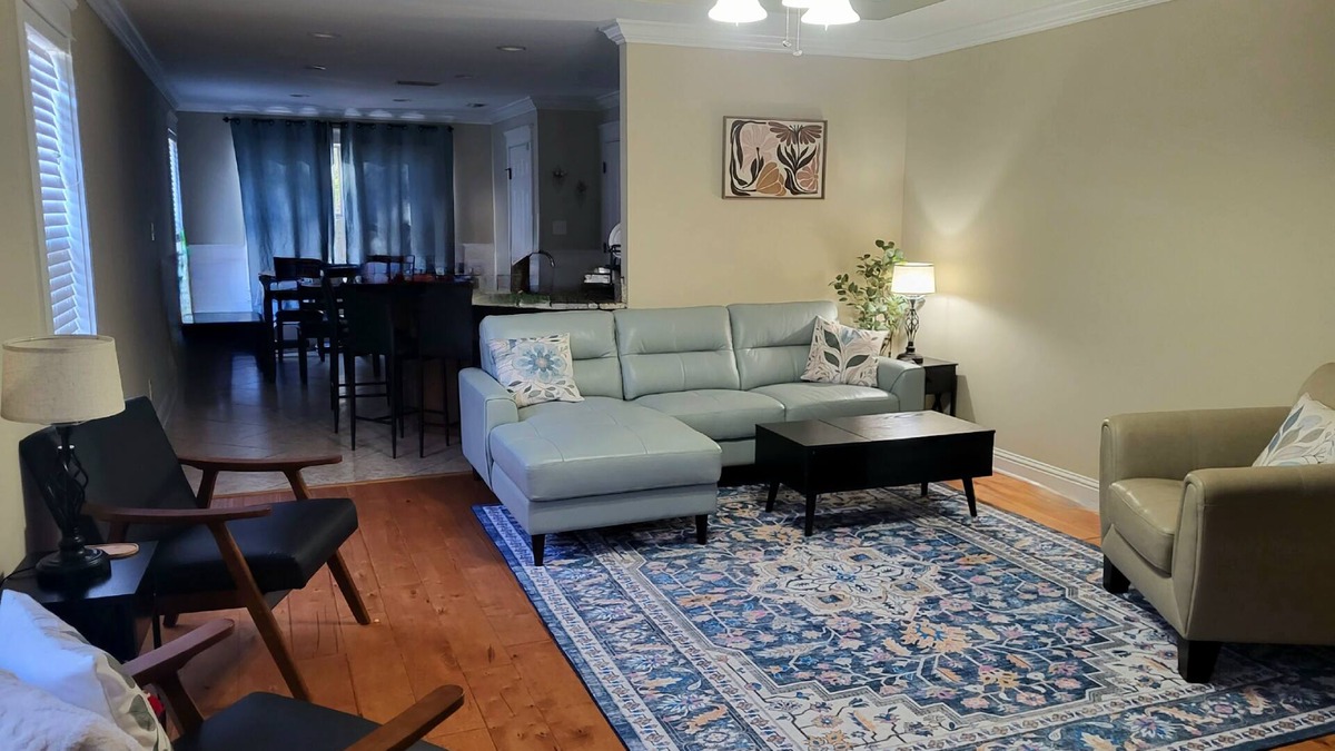 Mobile House | Modern home in quiet cul-de-sac near University of South Alabama!