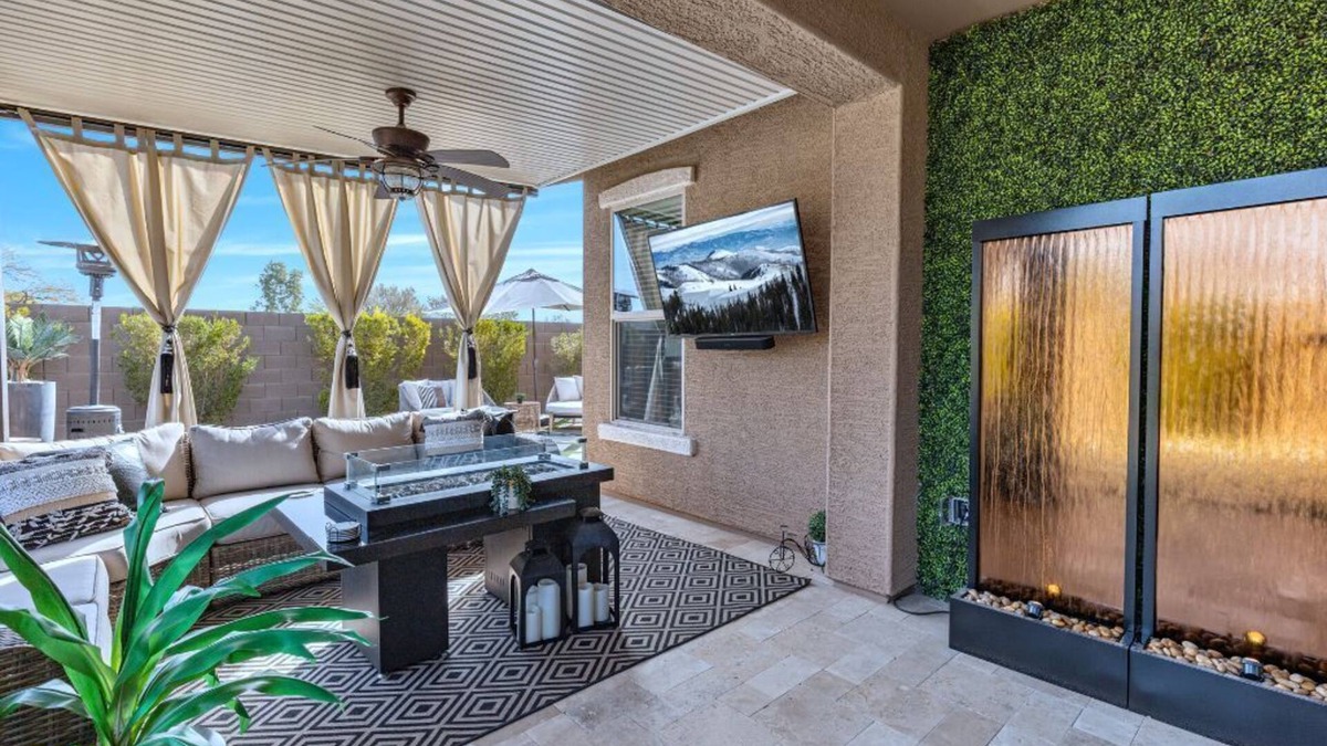 Canyon Trails South House | Modern Home Near Ballpark - Newly Furnished