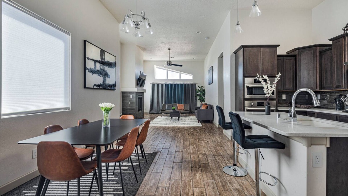 Mesa Del Sol Innovation Park House | Modern Home w/4BR Next to Netflix, Airport, Casino