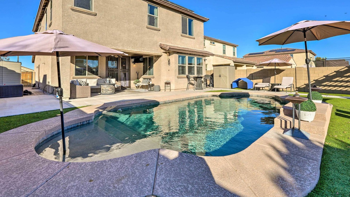 Canyon Trails House | Modern Home w/ Private Pool & Outdoor Kitchen