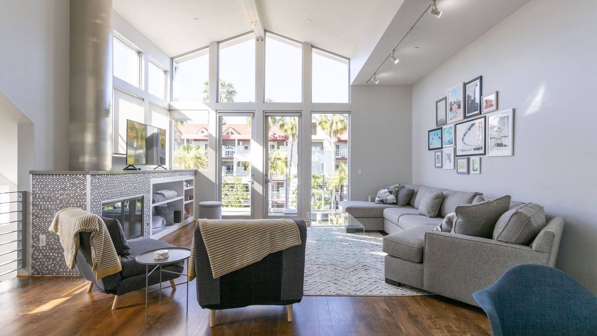 Coronado House | Modern Home w/Rooftop Deck - Walk to Bay, Ferry, Restaurants and Shops
