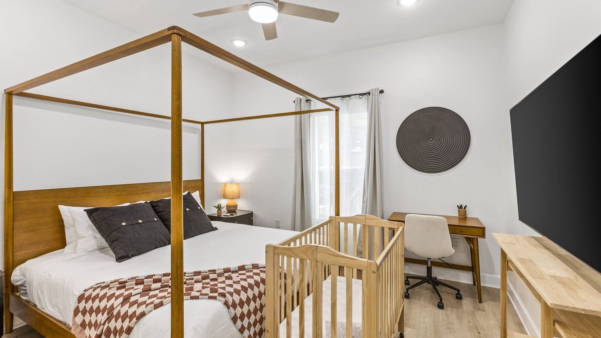 Galveston House | Modern Home-Walk to Beach-Cowboy Pool-Dog Friendly