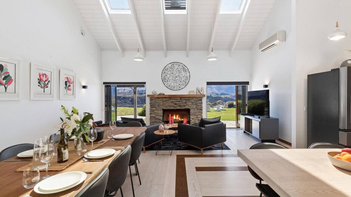 Lower Shotover House | Modern Home With Beautiful River Views