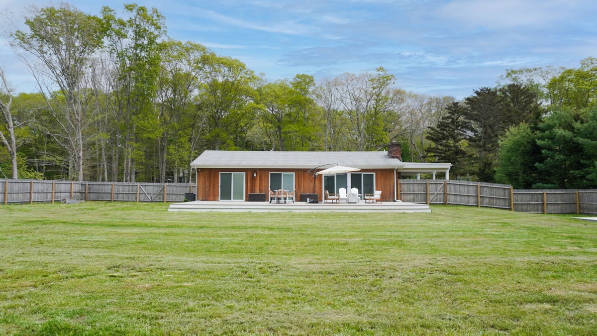 Southampton House | Modern home with large deck, firepit, enclosed yard, & immaculate kitchen
