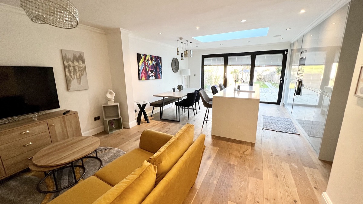 Whitefoot House | Modern home with parking + large garden