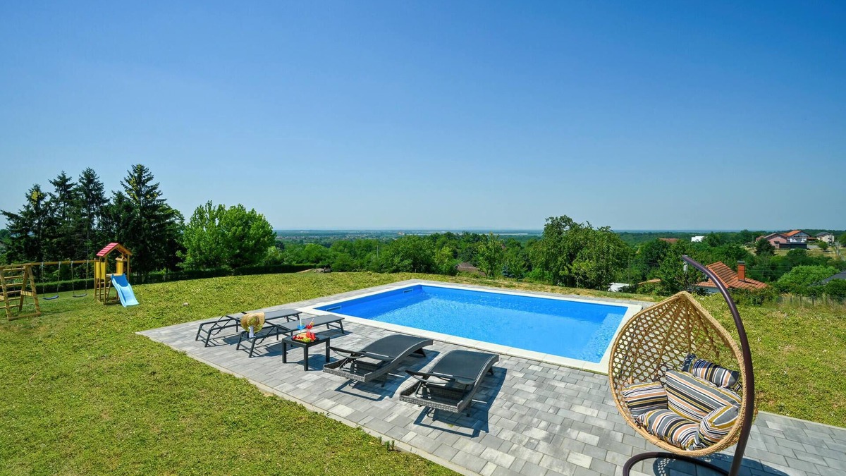 Popovaca House | Modern home with pool and view