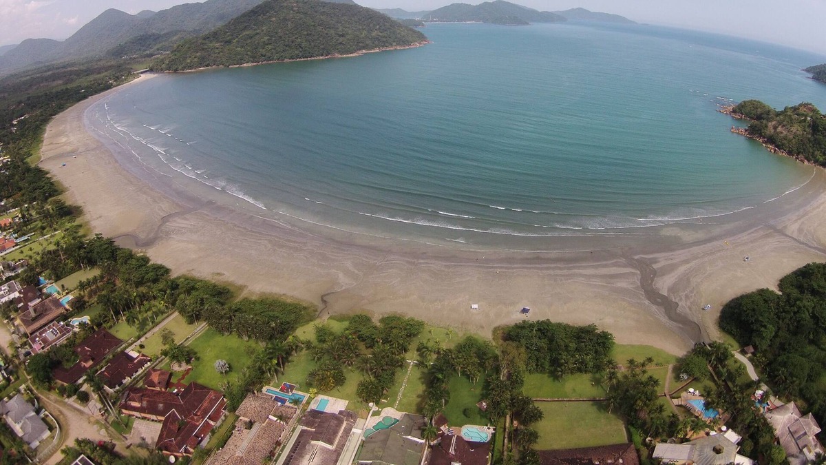 Ubatuba House | Modern house a stone's throw from the quiet beach of Ubatuba