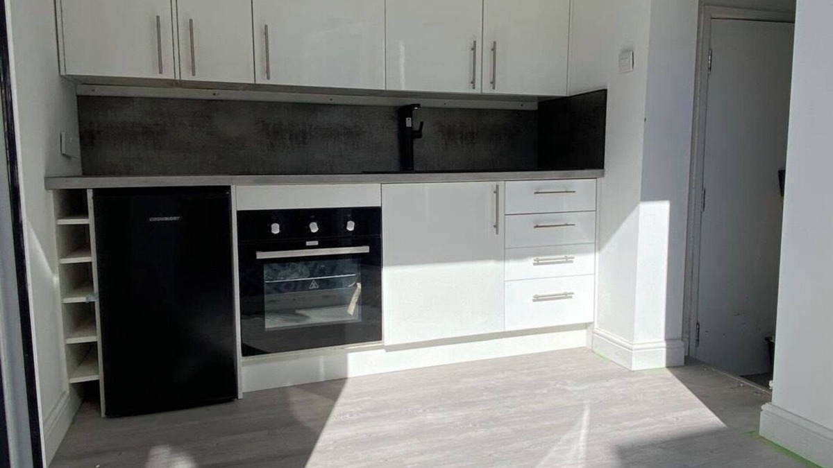 Bournemouth City Centre House | Modern house by the beach