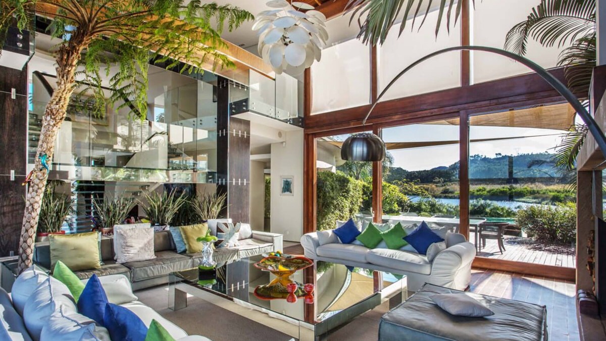 Elgin House | Modern House In Opulent Setting
