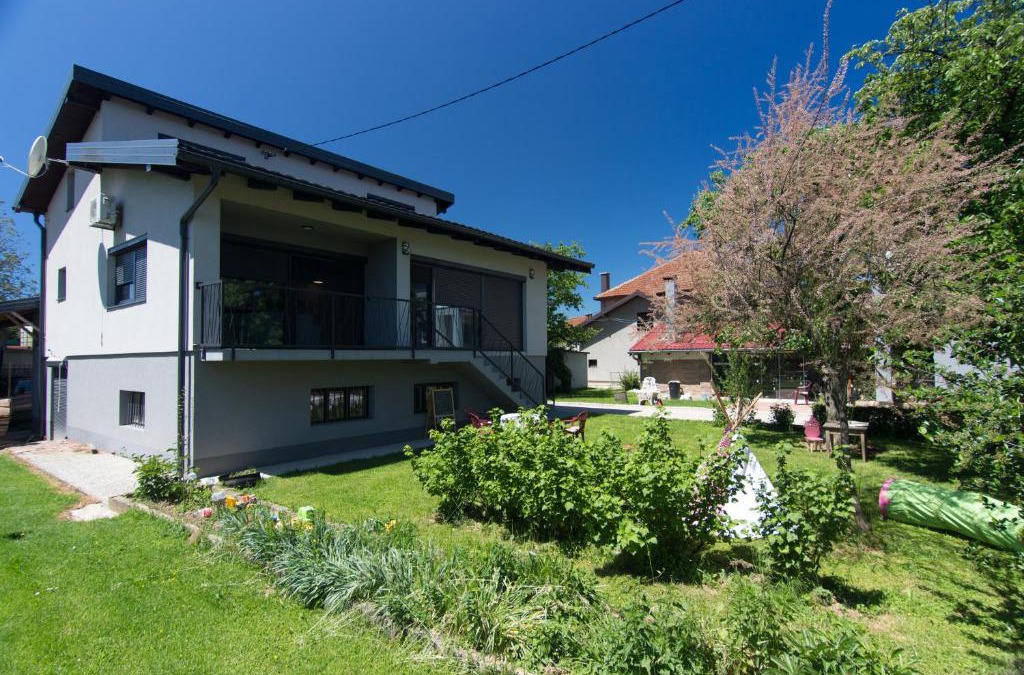 Zenica-Doboj Canton House | Modern House in Visoko