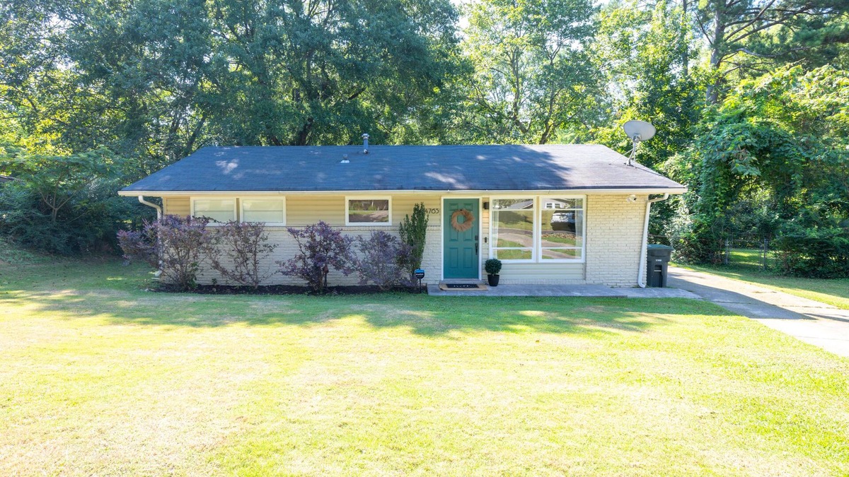 Crestline Heights House | Modern in the Magic City