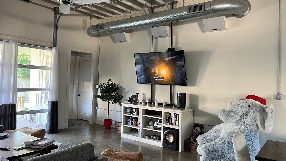 Shenandoah House | Modern Industrial 3-bedroom pet friendly work space near Women’s Hospital