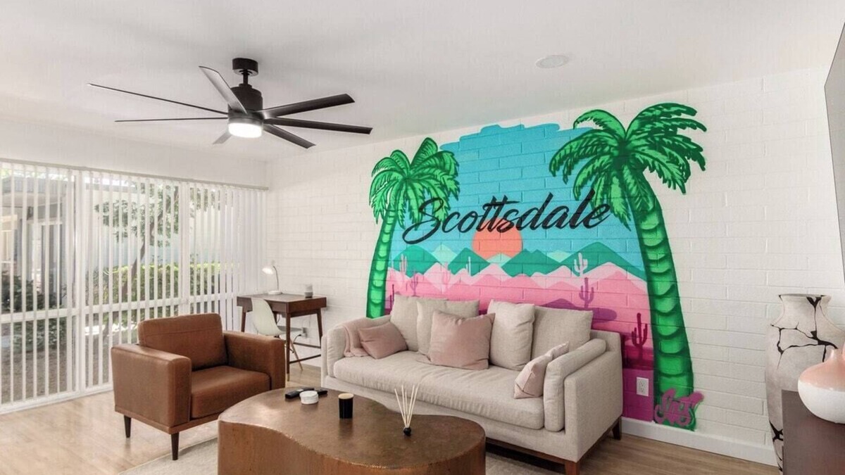 Heatherbrae House Apartment | Modern-Industrial Old Town Condo w/Pool, & W/D
