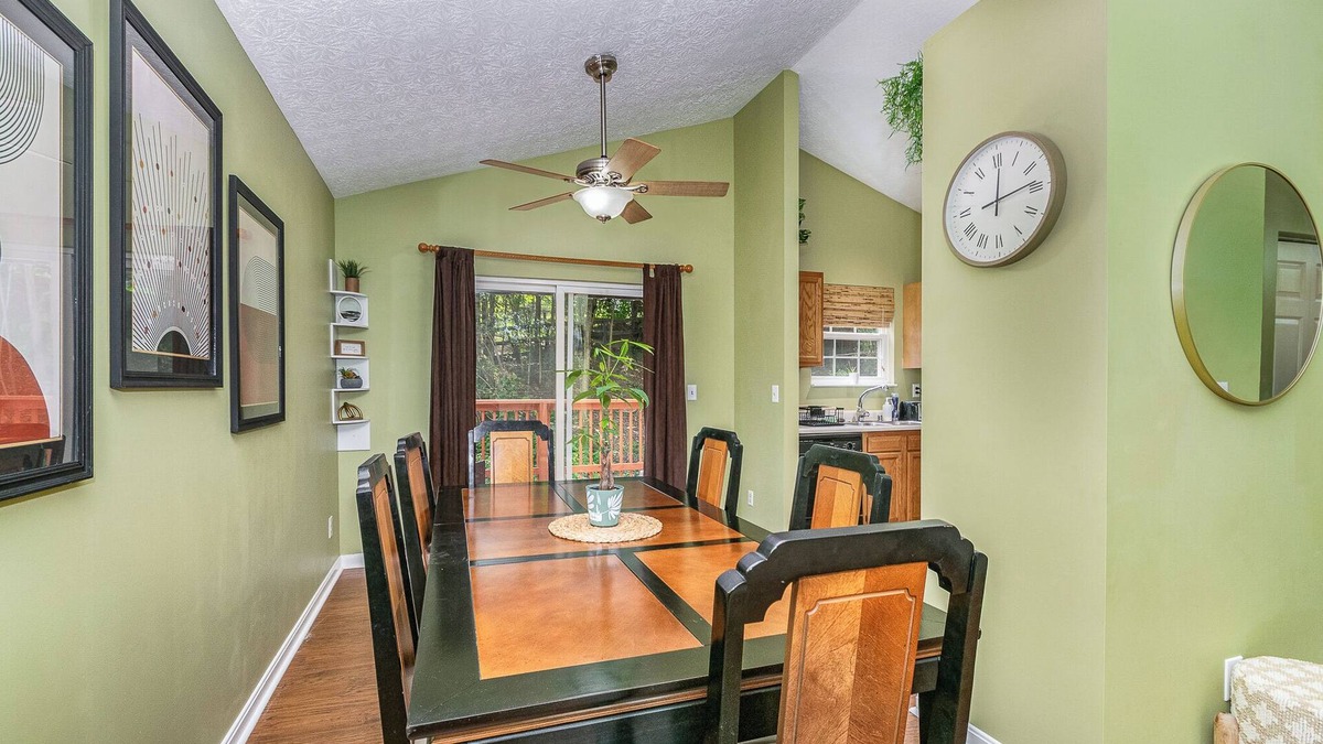 Kenton House | Modern Kentucky Retreat - Near Ark & Cincinnati