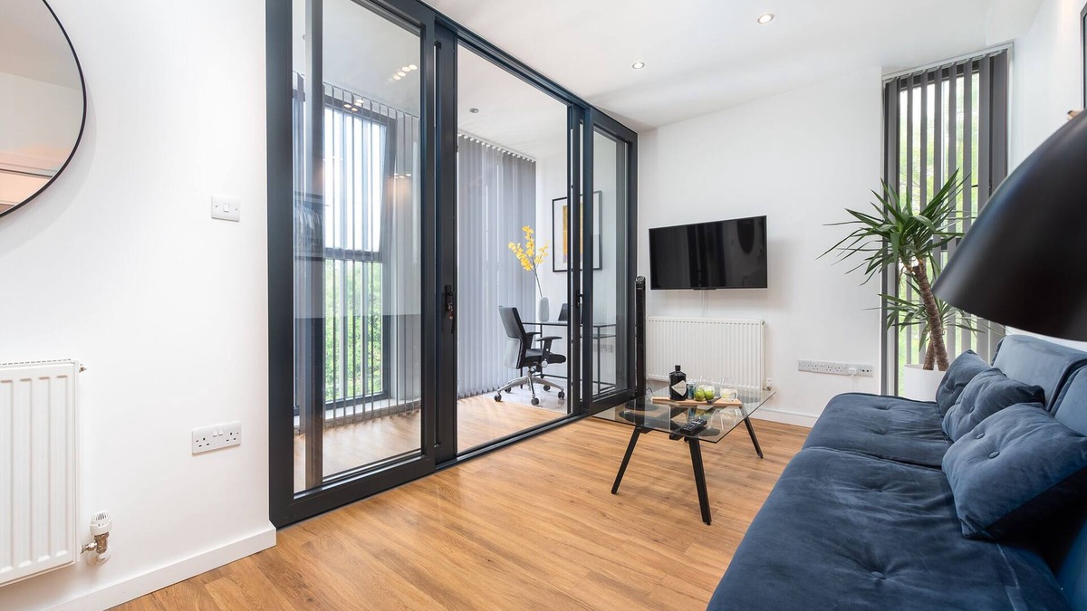 Grove Apartment | Modern Kingston Home close to Hampton Court Palace by UnderTheDoormat
