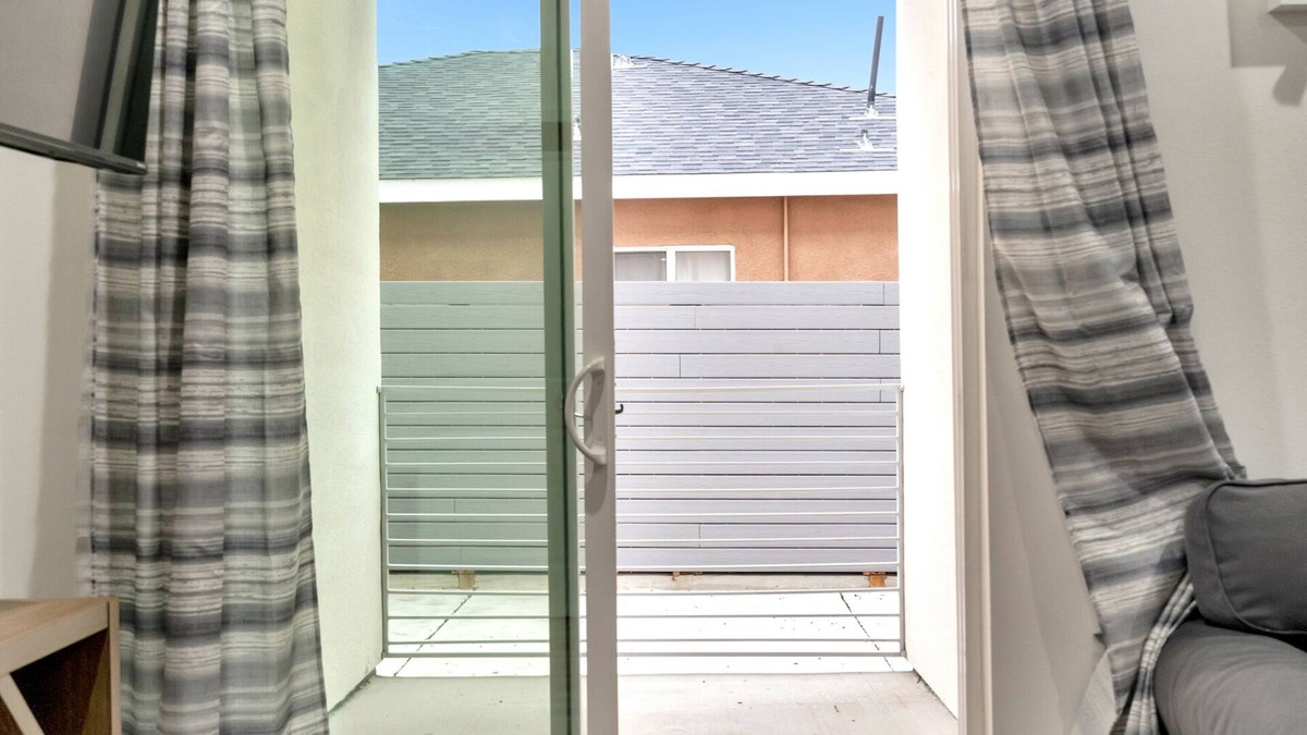 South Montebello House | Modern LA home near Montebello City Park w/parking