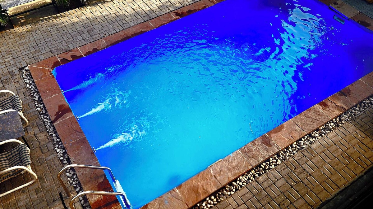Lahore Hotel | Modern Lahore Retreat withnSwimming Pool & Prime City Access.