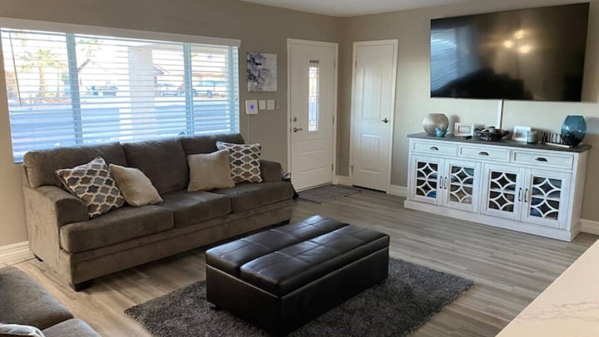 Lake Havasu City House | Modern Lake Home 1 mile from London Bridge