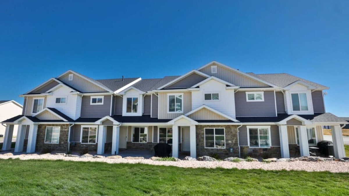 Garden City House | Modern Lake Retreat | Steps to Marina & Adventure