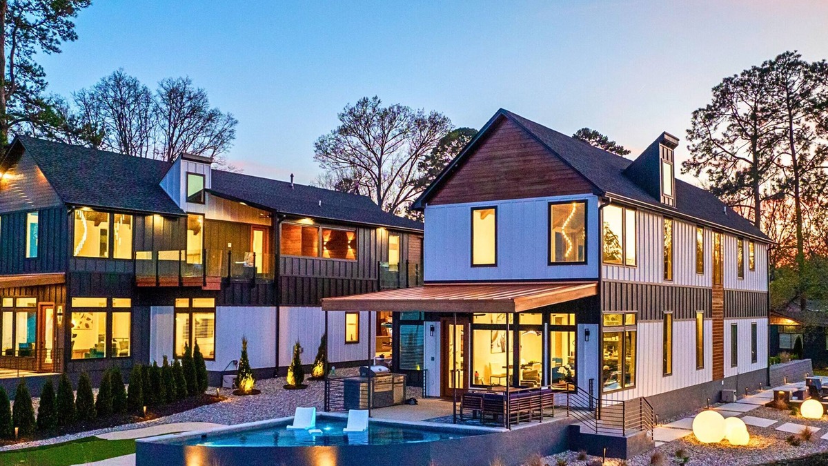 Lake Hamilton House | Modern Lakefront | Gorgeous Views | Sleeps 28