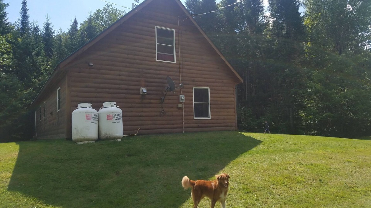 Pittsburg Cabin | Modern Lakeside Log Cabin with Plenty of Rustic Charm. DIRECT SNOWMOBILE ACCESS