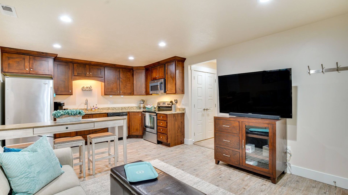 Lehi Apartment | Modern Lehi Apartment: 2 Mi to Thanksgiving Point